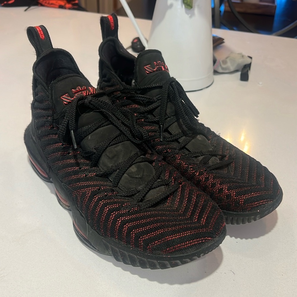 Lebron Basketball Shoes